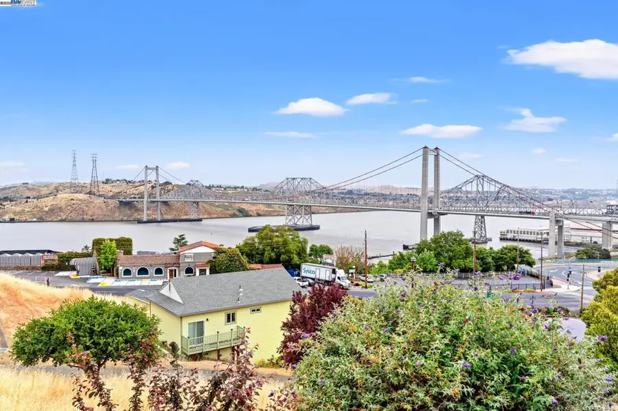 104 Bridgeview Ct, Crockett, CA 94525 - Image #2