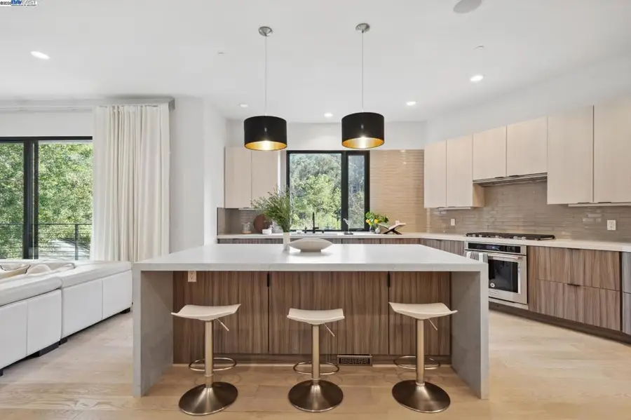 3 West Cir, Oakland, CA 94611 - Image #3