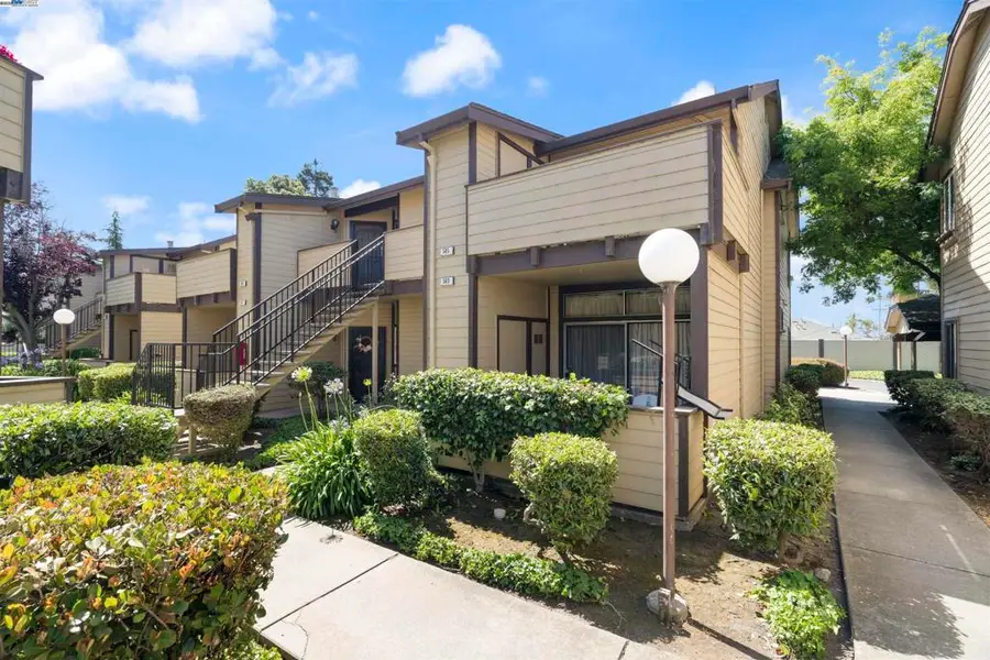 585 Majestic Way, San Leandro, CA 94578 - Image #2