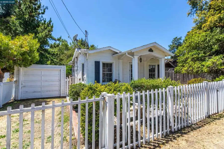 6383 Hillmont Dr, Oakland, CA 94605 - Image #2