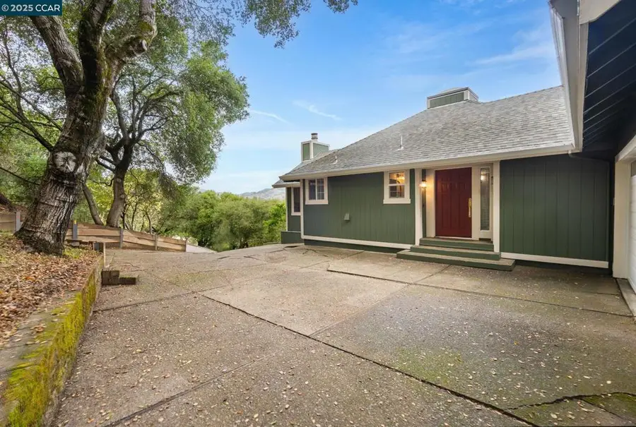 1 Harris Hill Dr, Novato, CA 94947 - Image #3