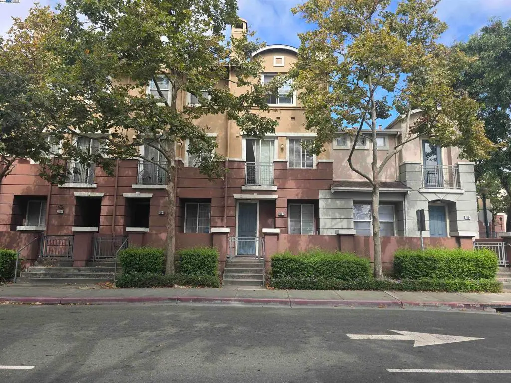 706 City Walk Pl #2, Hayward, CA 94541 - Image #1