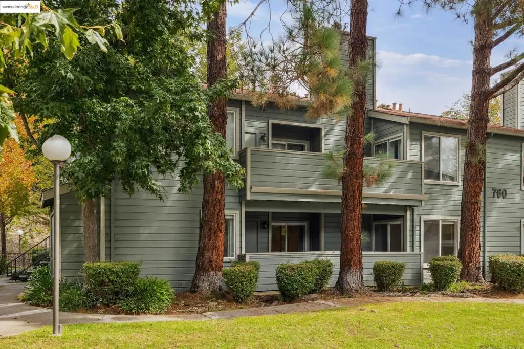 760 Canyon Oaks Dr #A, Oakland, CA 94605 - Image #1