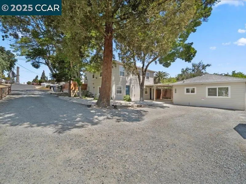 2910 Almond St, Martinez, CA 94553 - Image #2