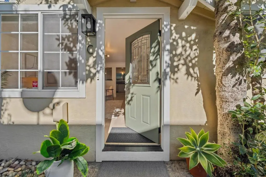 5242 Miles Avenue #C, Oakland, CA 94618 - Image #1