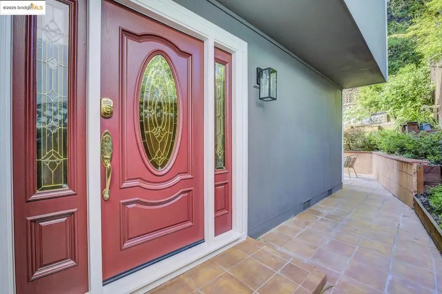 6635 Banning Dr, Oakland, CA 94611 - Image #2