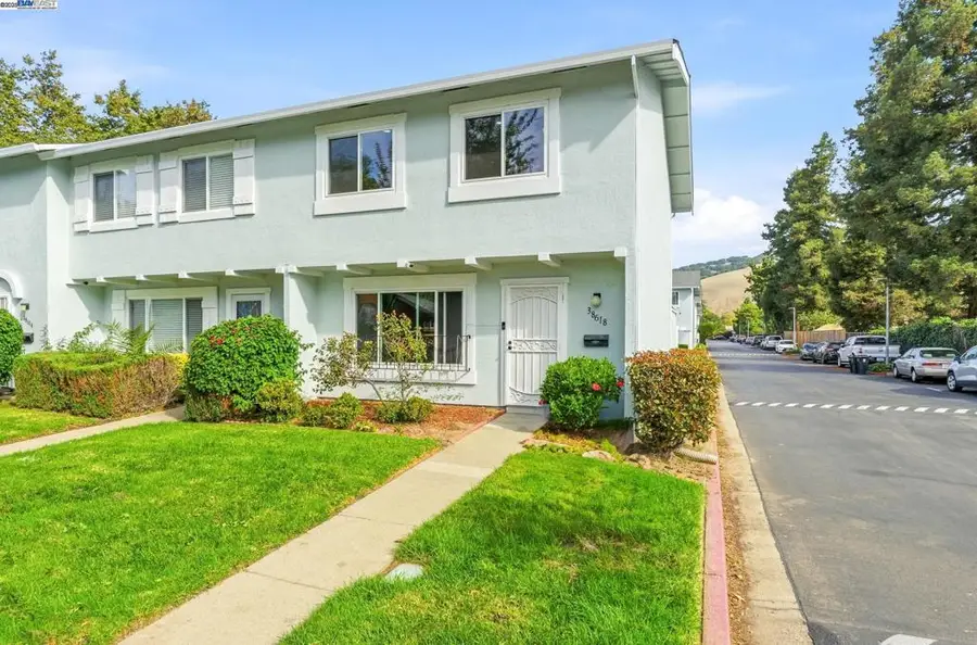 38618 Royal Ann Cmn, Fremont, CA 94536 - Image #2
