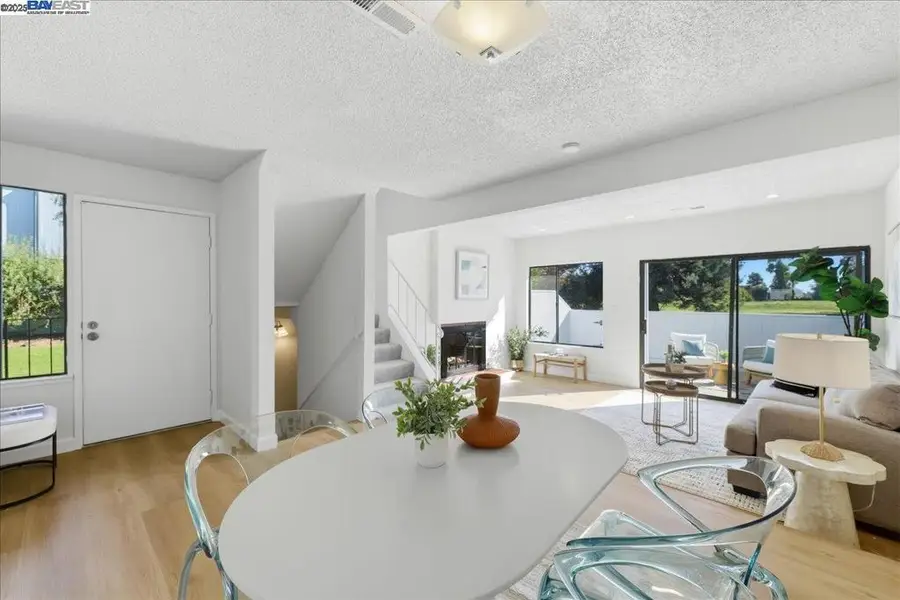 1088 Azalea Ct, Hayward, CA 94541 - Image #2