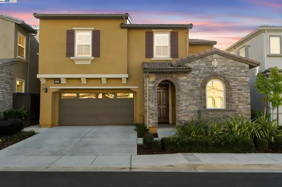 28719 Vista Grande Dr, Hayward, CA 94544 - Image #2