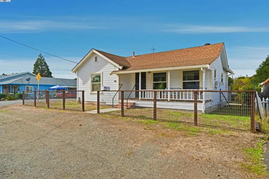 1001 Veale Ave, Martinez, CA 94553 - Image #3