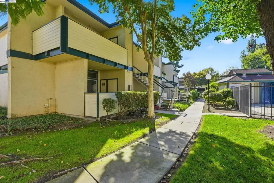 2957 Risdon Dr #85, Union City, CA 94587 - Image #2