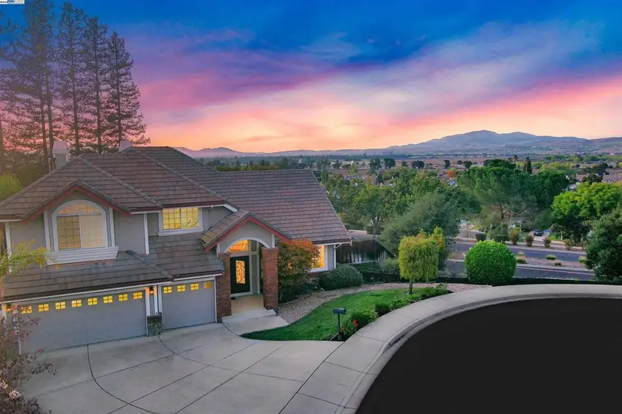 2947 Chardonnay Dr, Pleasanton, CA 94566 - Image #2