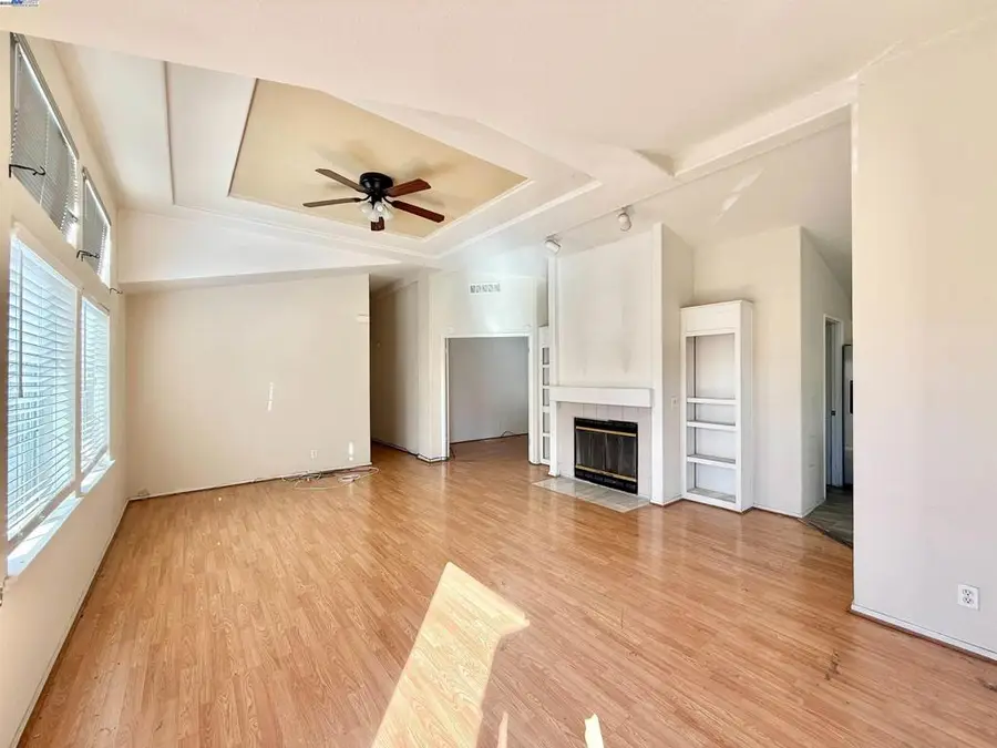 391 Southbay Dr, San Jose, CA 95134 - Image #2