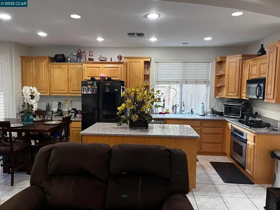 4045 Galenez Way, Antioch, CA 94531 - Image #3