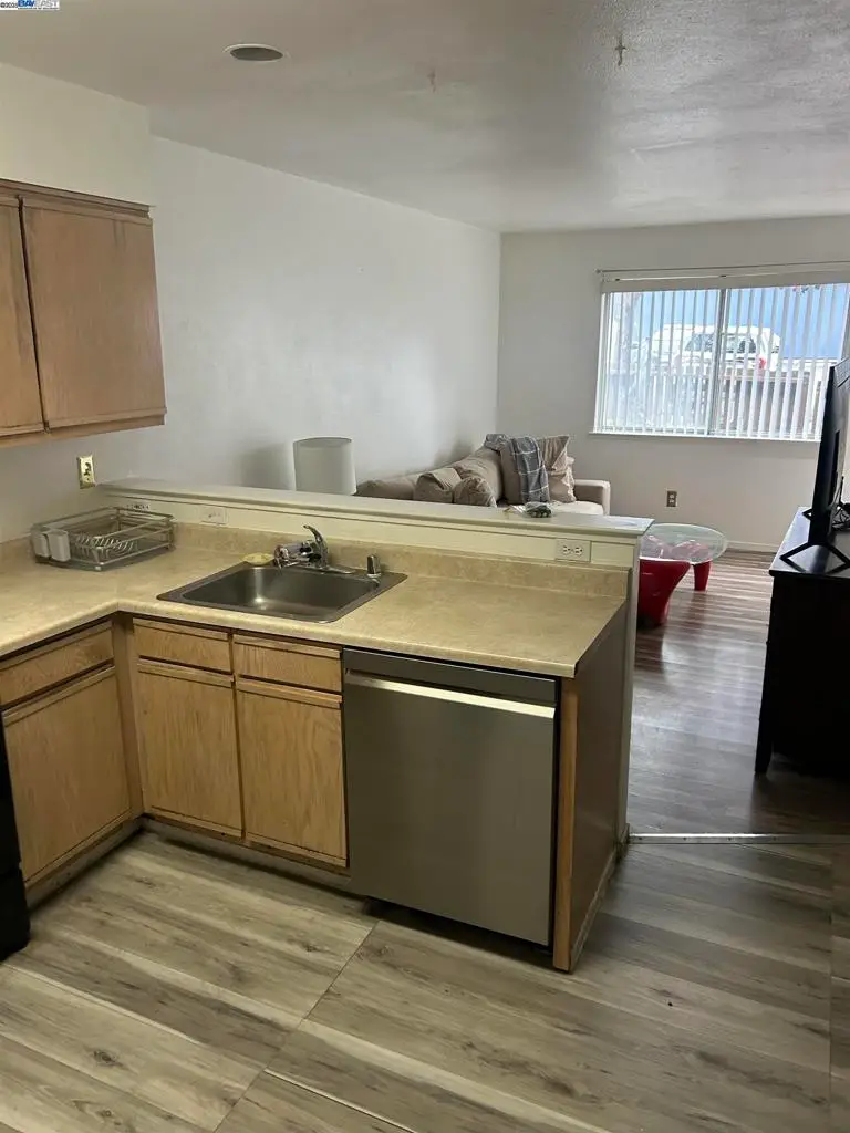 1830 Vicksburg Ave, Oakland, CA 94601 - Image #2