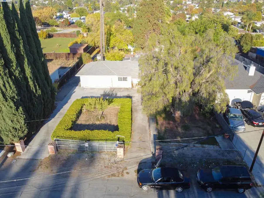 372 Gloria Ave, San Jose, CA 95127 - Image #2