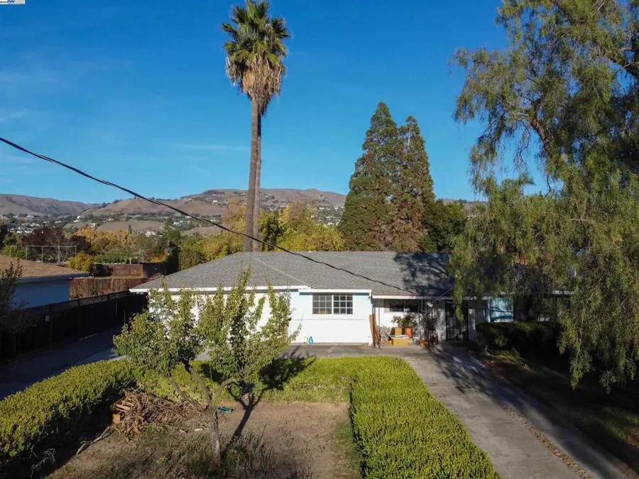 372 Gloria Ave, San Jose, CA 95127 - Image #3