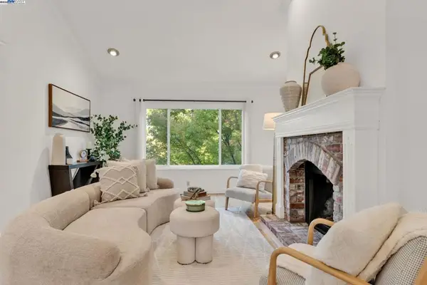 394 Camelback Rd, Pleasant Hill, CA 94523