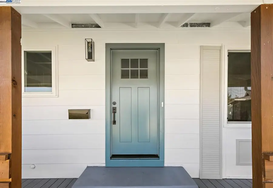 6852 Massey Ct, Pleasanton, CA 94588 - Image #2