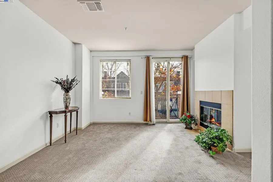 710 City Walk Pl #4, Hayward, CA 94541 - Image #3