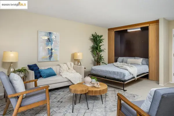 7 Commodore Drive #A460, Emeryville, CA 94608