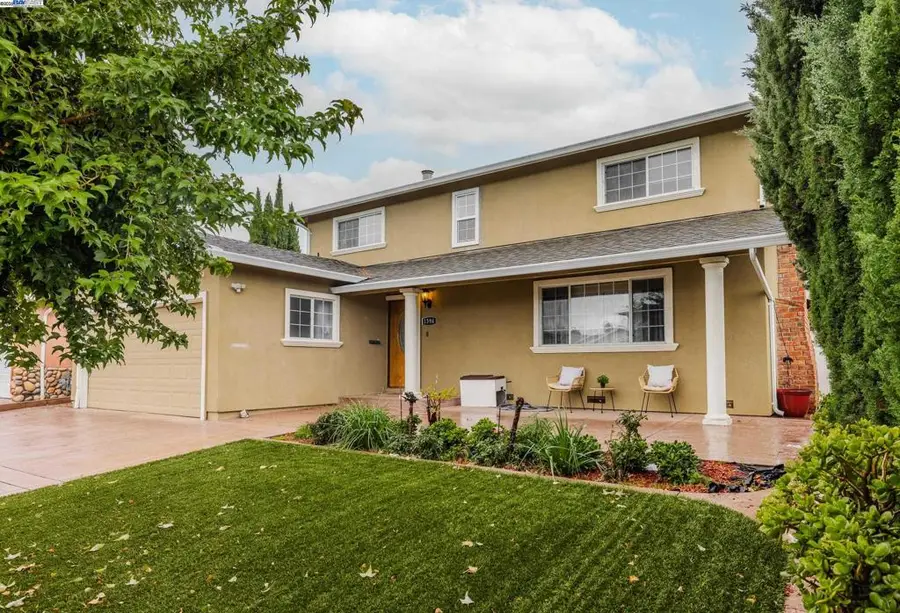 1394 Glacier Dr, Milpitas, CA 95035 - Image #3
