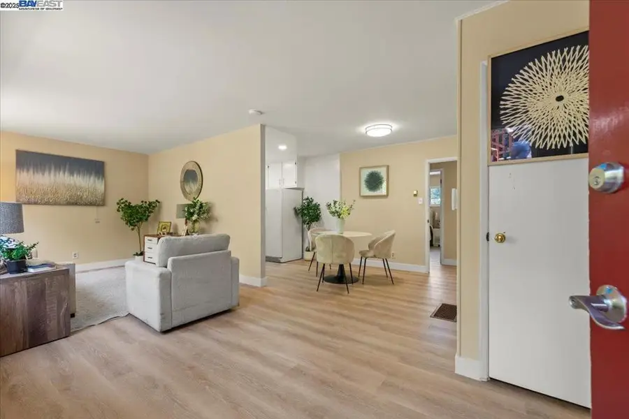 5838 Nottingham Dr, Oakland, CA 94611 - #3