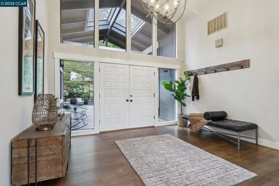 858 Mountain View Dr, Lafayette, CA 94549 - Image #2