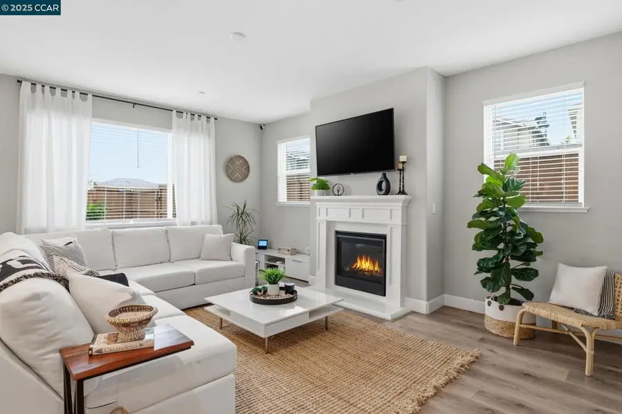 5227 Waterleaf Ln, Fairfield, CA 94534 - Image #2