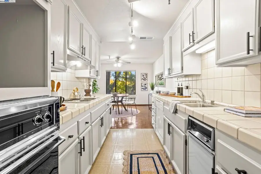 1400 Carpentier St #325, San Leandro, CA 94577 - Image #3