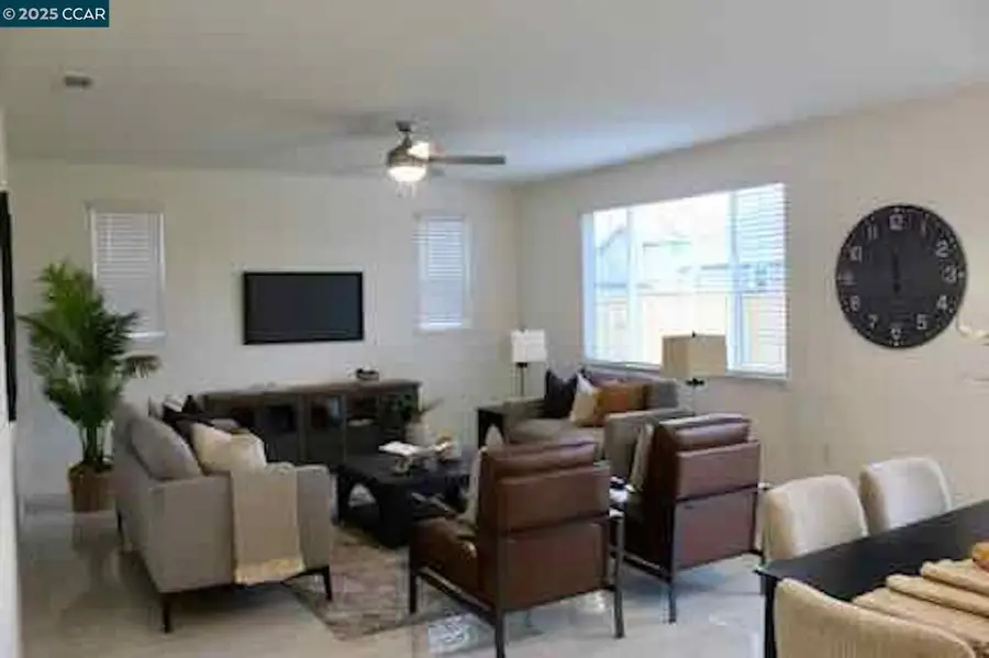 822 Engineer Cir, Vacaville, CA 95687 - Image #3