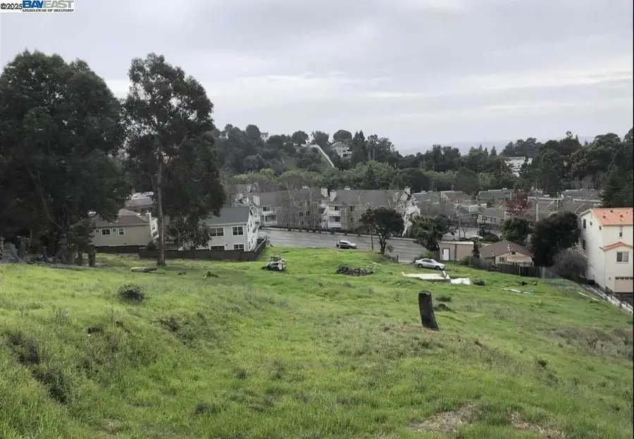 26550 Hayward Blvd, Hayward, CA 94542 - Image #2