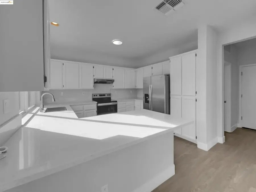 1176 Shadowcliff Ct, Brentwood, CA 94513 - Image #2