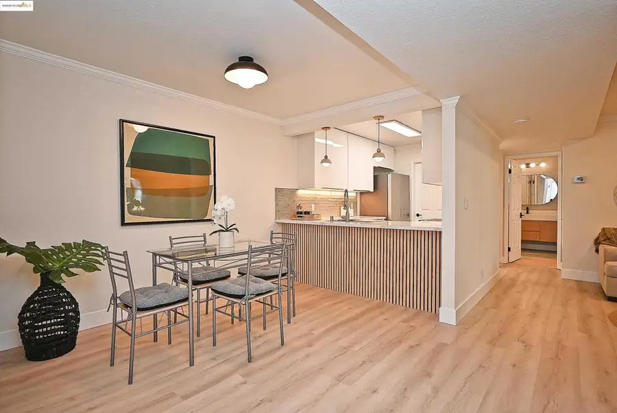 550 Canyon Oaks Dr #A, Oakland, CA 94605 - Image #3