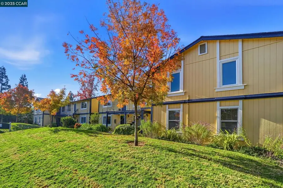 1520 Schenone Ct #7, Concord, CA 94521 - Image #3
