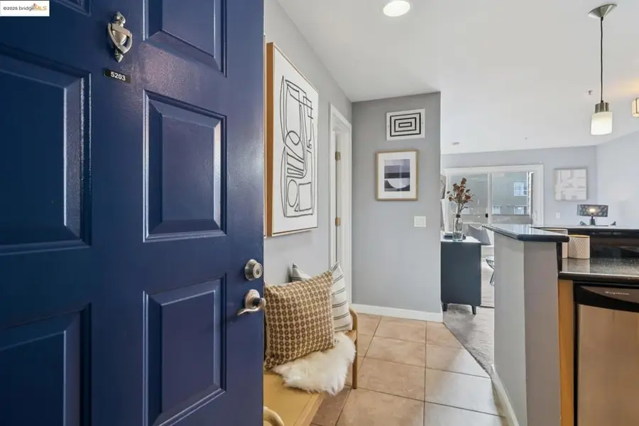6400 Christie Avenue #5203, Emeryville, CA 94603 - Image #2