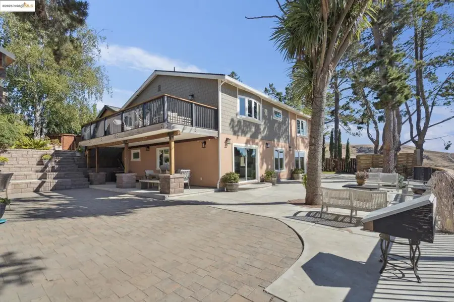 38 Lenelle Ct, Moraga, CA 94556 - Image #2