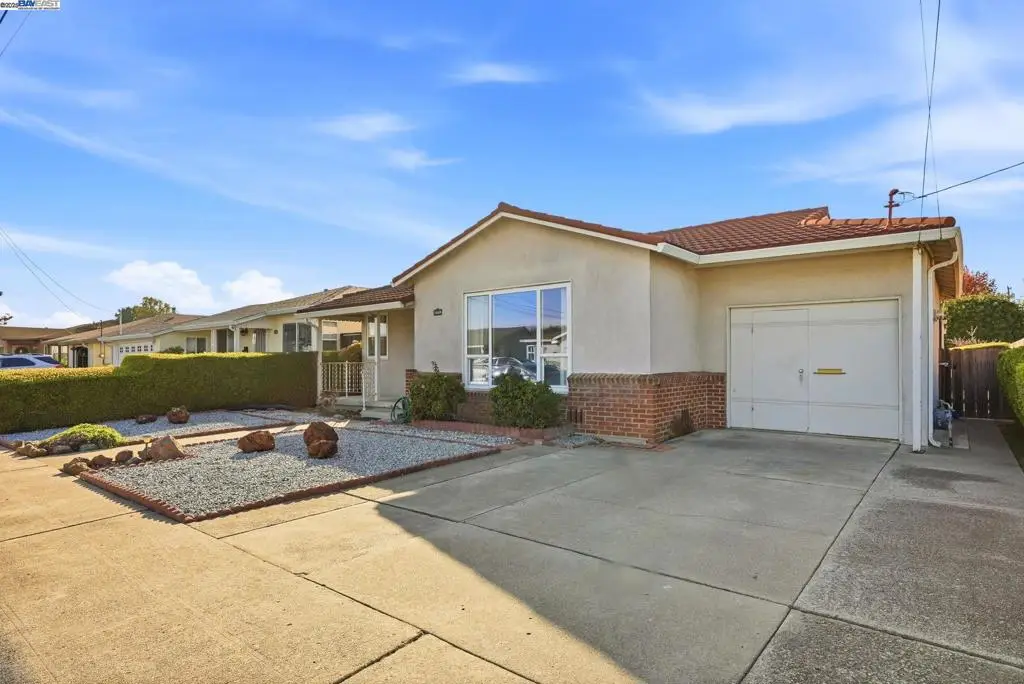 15329 Edgemoor St, San Leandro, CA 94579 - Image #1