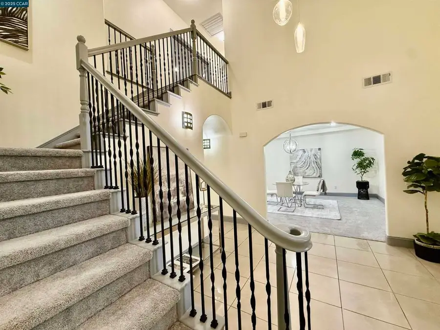 719 Sarah Therese Way, Modesto, CA 95351 - Image #3