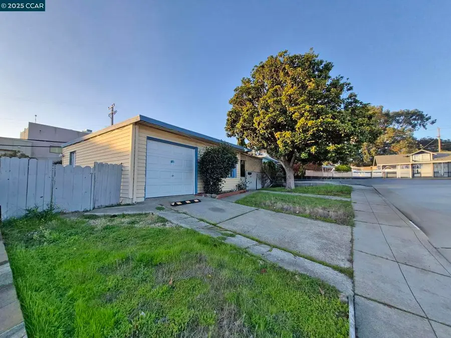 3135 Alta Mira Dr, Richmond, CA 94806 - Image #2