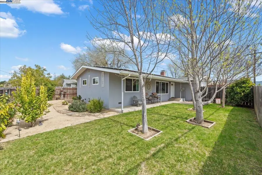 1002 Wyatt Ave, Napa, CA 94559 - Image #3