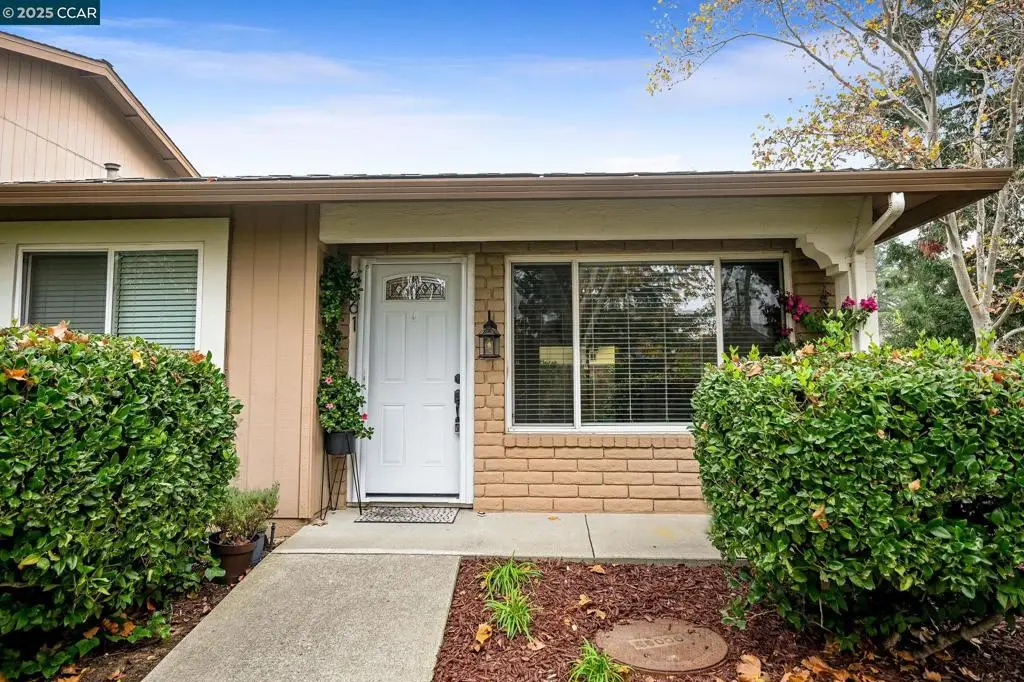 61 Fountainhead Ct, Martinez, CA 94553 - Image #1