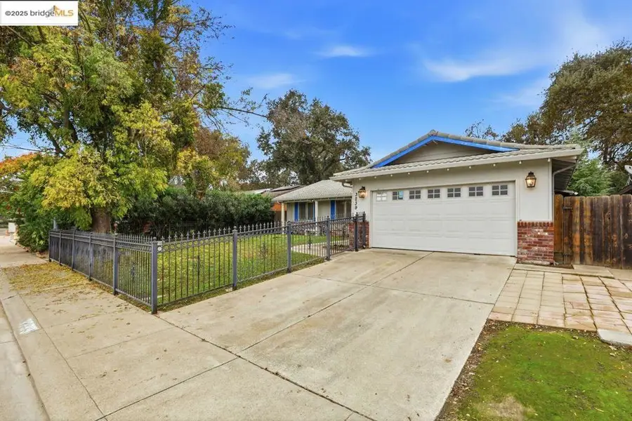 3239 W Creek, Stockton, CA 95209 - Image #3