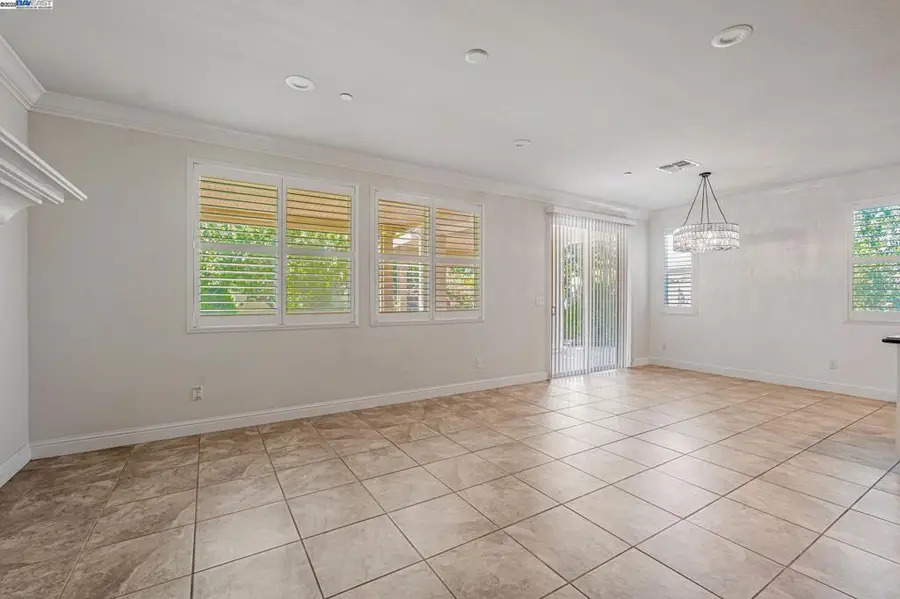 2491 Redbud Way, Manteca, CA 95336 - Image #2