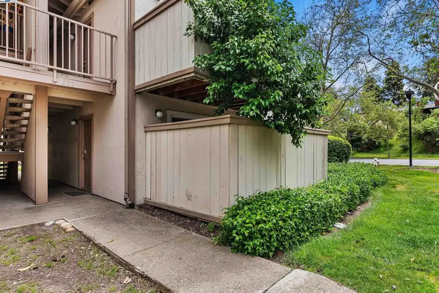 385 Camelback Rd #2, Pleasant Hill, CA 94523 - Image #3