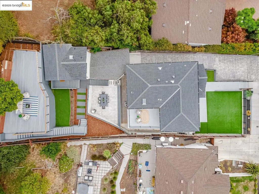 7900 Michigan Ave, Oakland, CA 94605 - Image #1