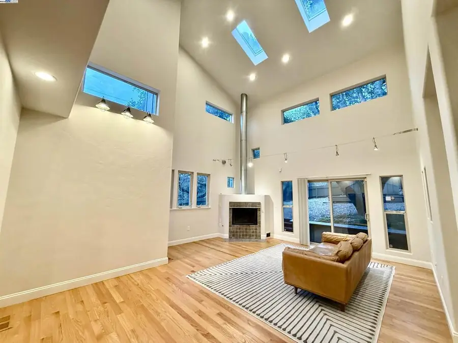 4400 Saint Andrews Rd, Oakland, CA 94605 - Image #3