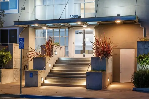 3090 Glascock Street #307, Oakland, CA 94601