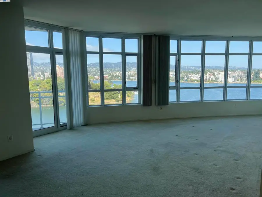 1 Lakeside Dr #821, Oakland, CA 94612 - Image #3