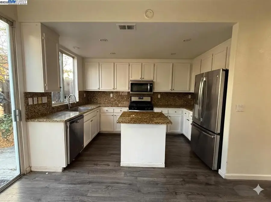 39965 Potrero Dr, Newark, CA 94560 - Image #2